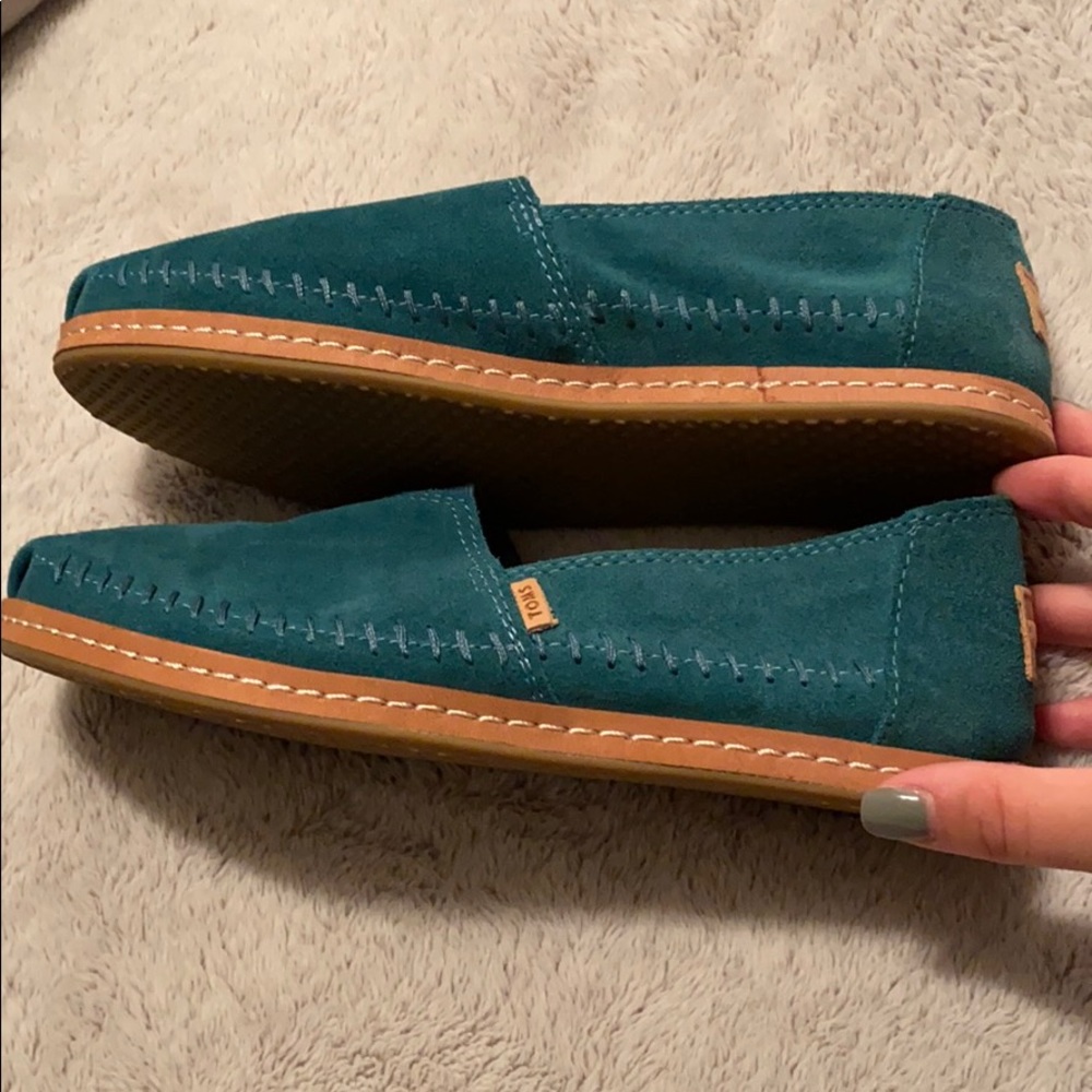 Toms - Picture 3 of 7